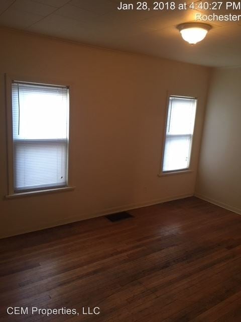 Building Photo - 554 Glide St