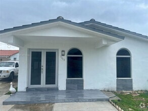 Building Photo - 7113 SW 21st St