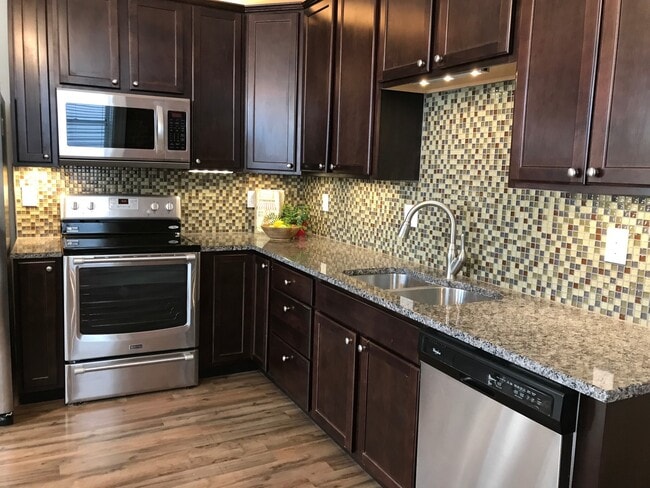 Building Photo - Large Renovated Home on the Hill with Garage!!