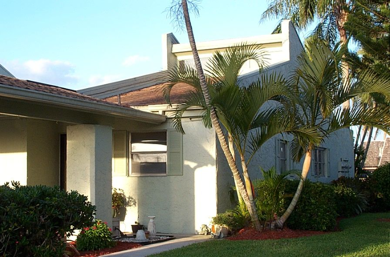 Primary Photo - 400 Charlemagne Blvd