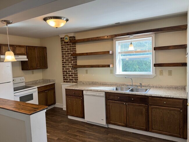 Kitchen - 414 E 2nd St