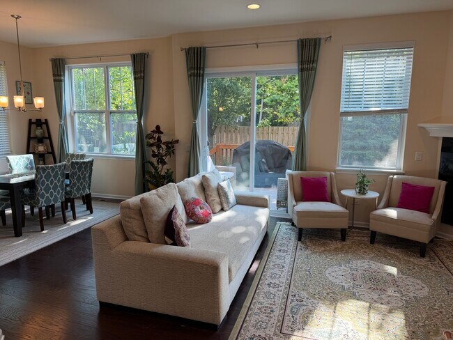 Building Photo - 463 Timber Trail Ct