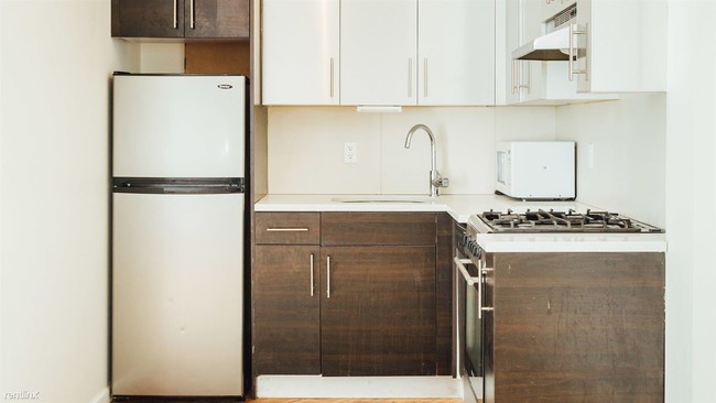 Building Photo - 2 br, 1 bath Apartment - 56 S 11th St