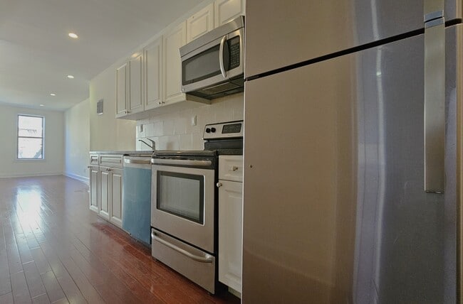 Building Photo - 20 Magaw Pl