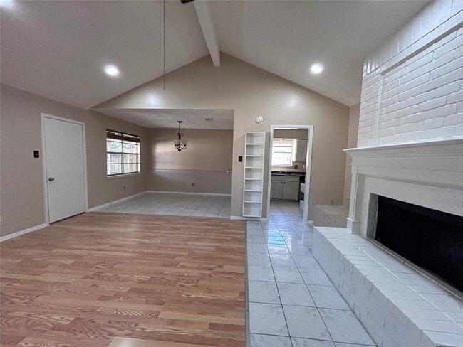 Foto del edificio - 20322 Beigewood Ln