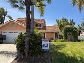 Building Photo - 1209 Cerca