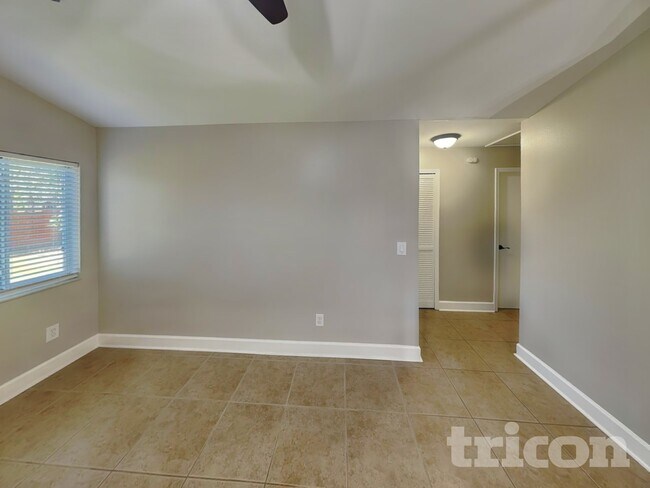 Foto del edificio - 2354 Abalone Blvd