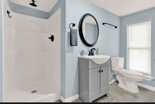 Building Photo - 704 Chaffin St