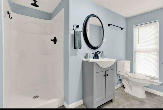 Foto del edificio - 704 Chaffin St