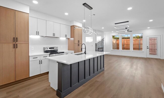 Foto del edificio - 2713 1st Ave