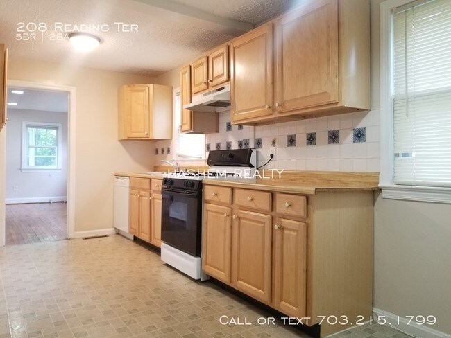 Building Photo - 208 Reading Terrace