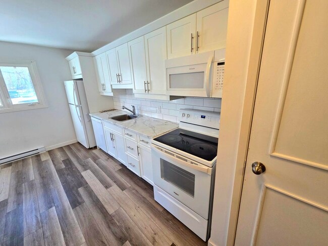 Building Photo - 355 Prince St