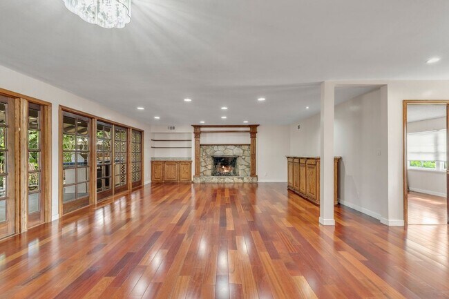 Foto del edificio - 16553 Hartsook St