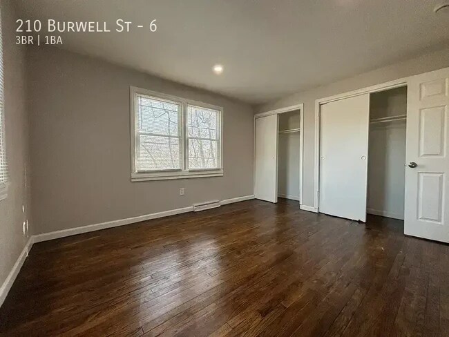 Foto del edificio - 210 Burwell St
