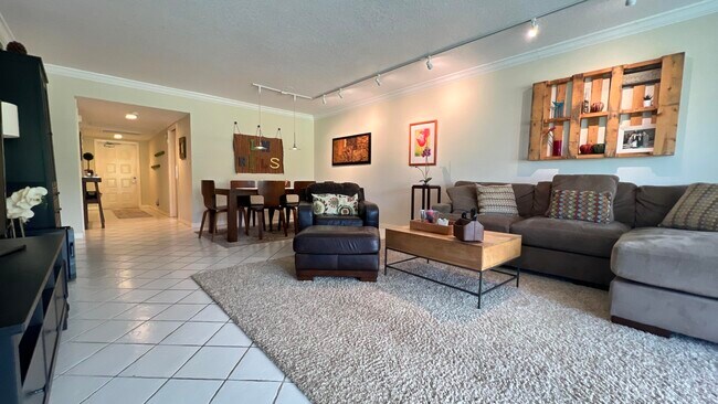 Foto del edificio - 4017 N Cypress Dr