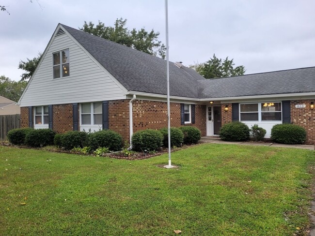 Building Photo - Spacious 5-Bedroom Home in Virginia Beach ...
