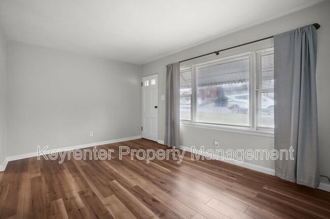 Building Photo - 1045 N New Florissant Rd