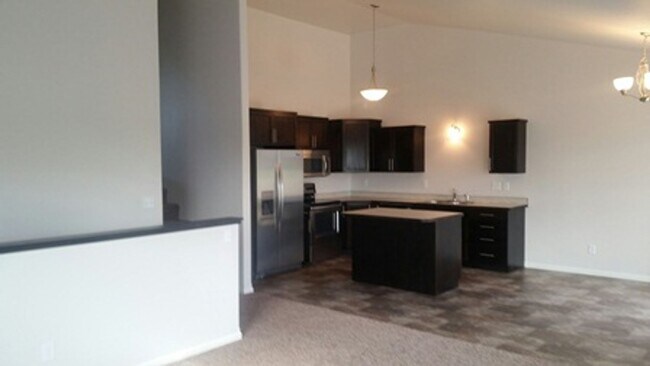 Foto del edificio - 3 Bed 3 Bath Twin Home
