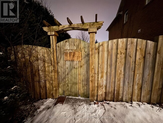 Building Photo - 731 Bennett Blvd