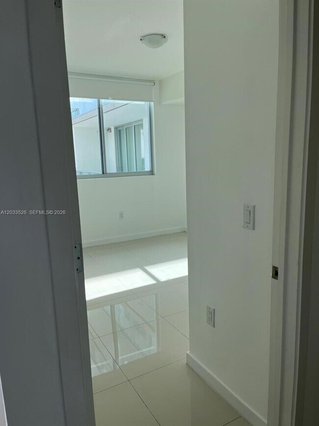 Foto del edificio - 7825 NW 107th Ave