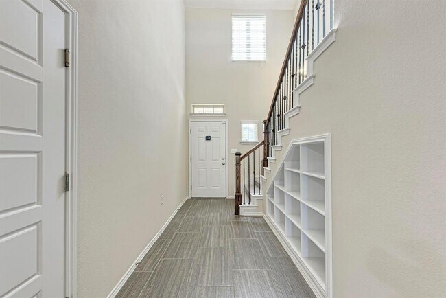 Foto del edificio - 5320 Ingersoll Ln
