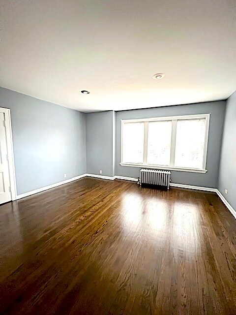 Foto del edificio - 2859 N Maplewood Ave