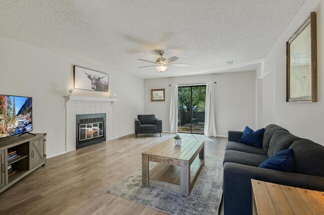 Building Photo - 1009 Peggotty Pl