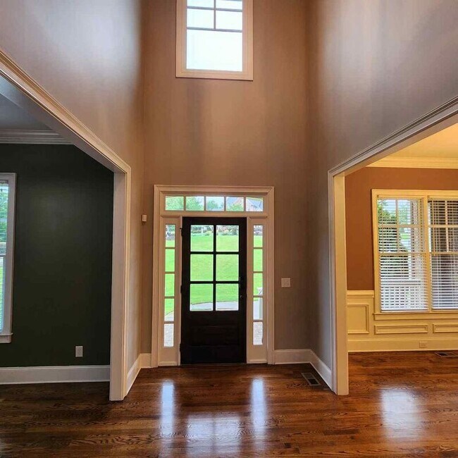 Building Photo - 1070 Windfaire Pl