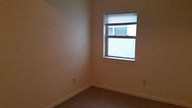 Building Photo - 151 NY-32