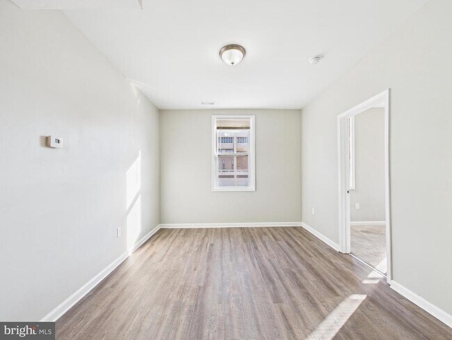 Foto del edificio - 300 W Chesapeake Ave