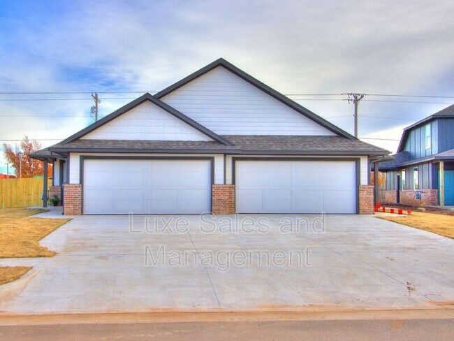 Building Photo - 10522 Utica Dr