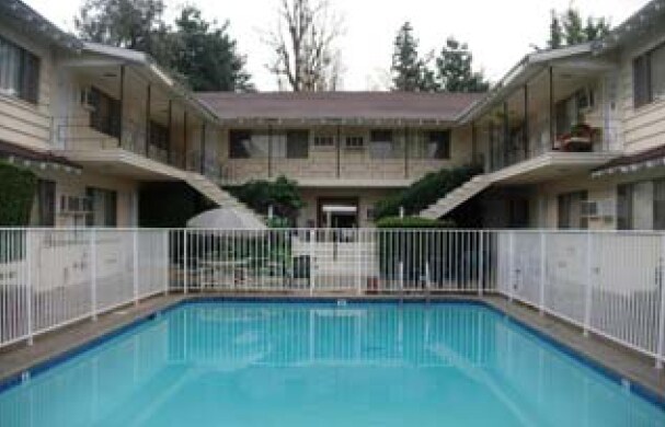 Foto del edificio - 14220 Dickens St