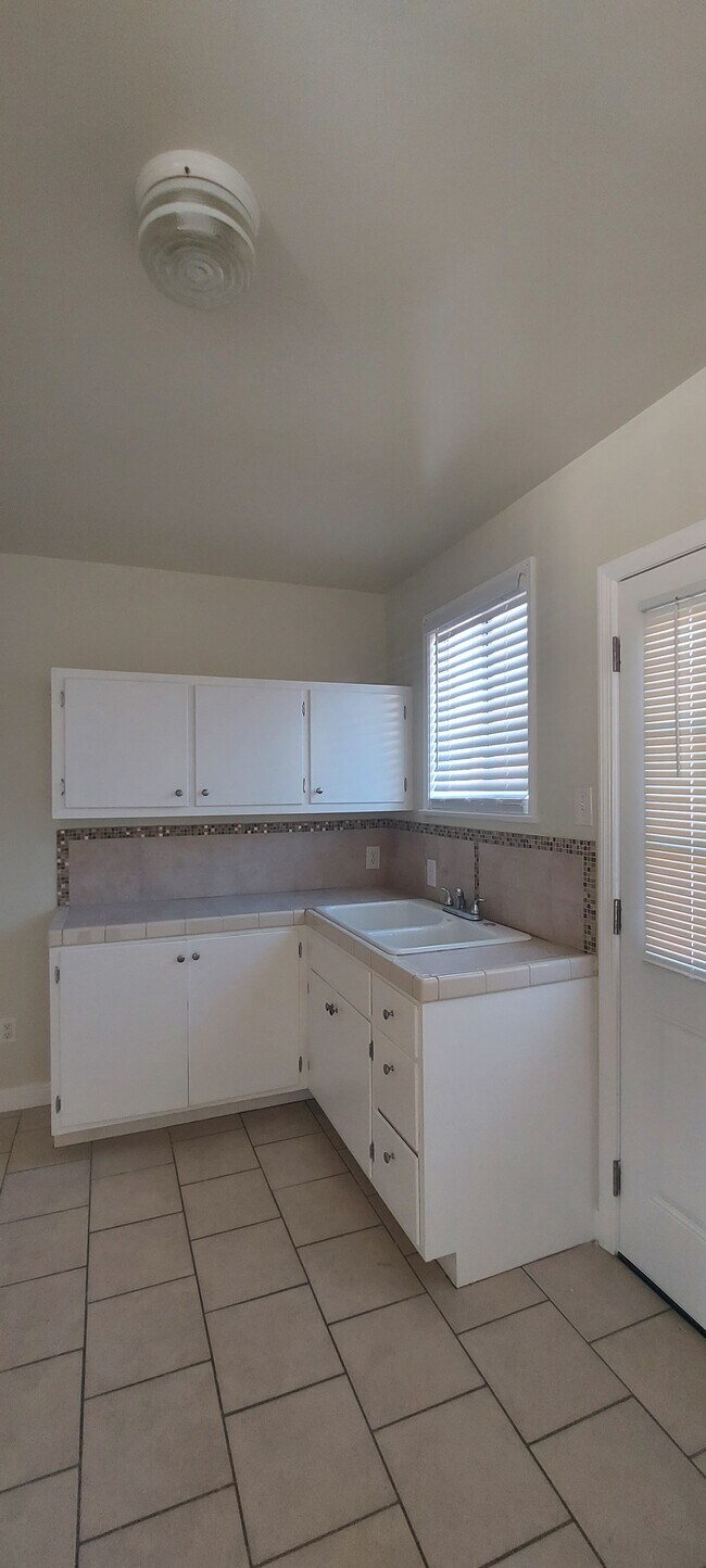 Foto del edificio - 15630 Grevillea Ave