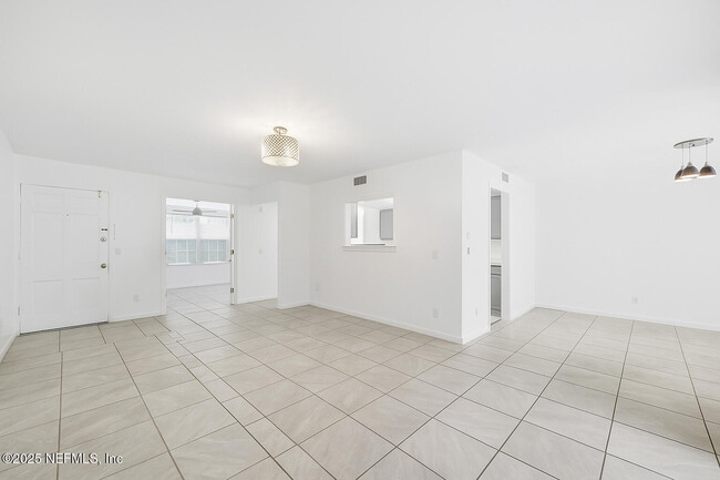 Building Photo - 4329 Plaza Gate Ln S