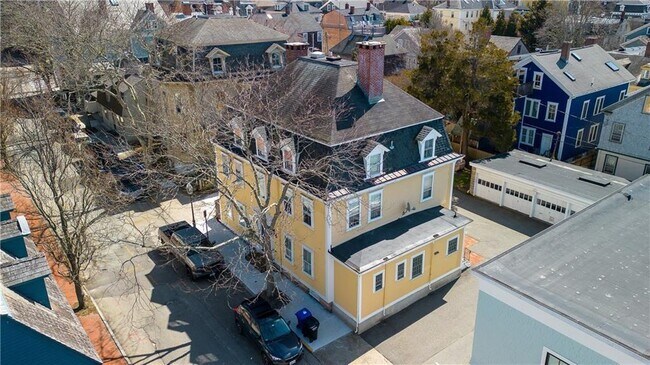 Building Photo - 35 Pelham St