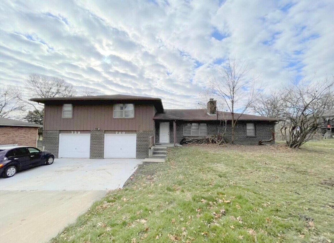 Primary Photo - 760 Southampton Dr