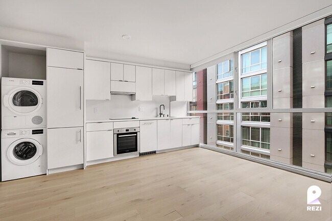 Building Photo - 570 Jessie St