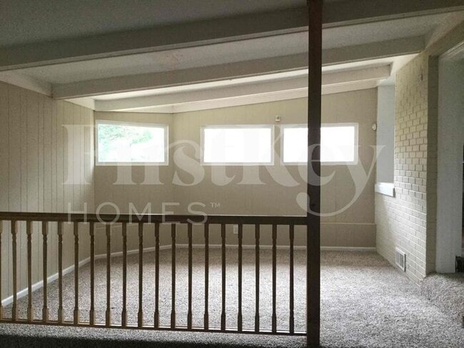 Building Photo - 123 Keller Ave