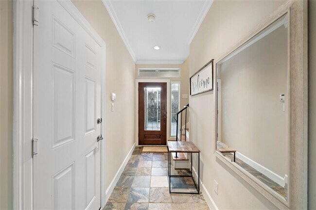 Building Photo - 5111 Inker St