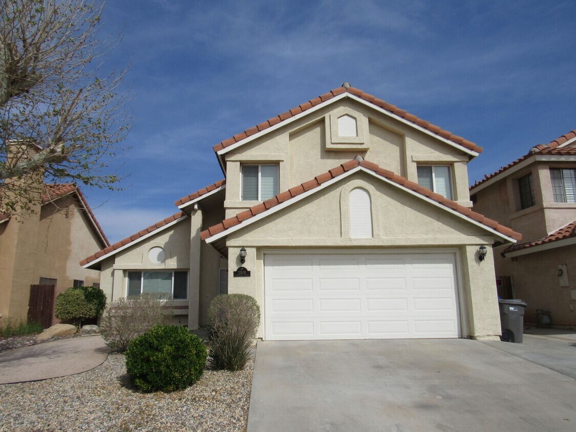 Foto principal - COMING SOON - EAST PALMDALE HOME
