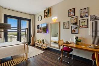 Building Photo - 9127 Research Blvd