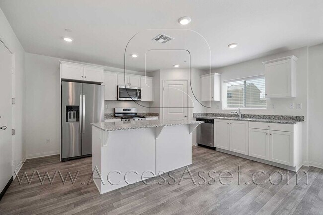 Foto del edificio - Brand New Construction 4 Bed/3 Bath Luxuri...