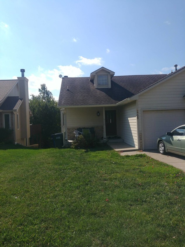 Primary Photo - 4909 Stoneback Dr