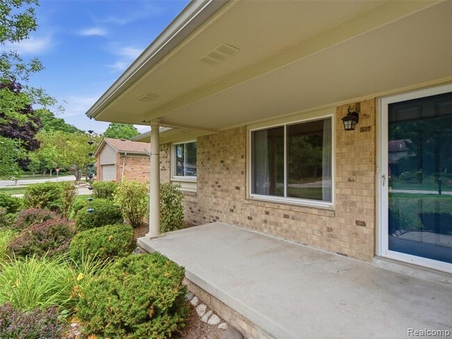 Building Photo - 2387 Sanders Pl
