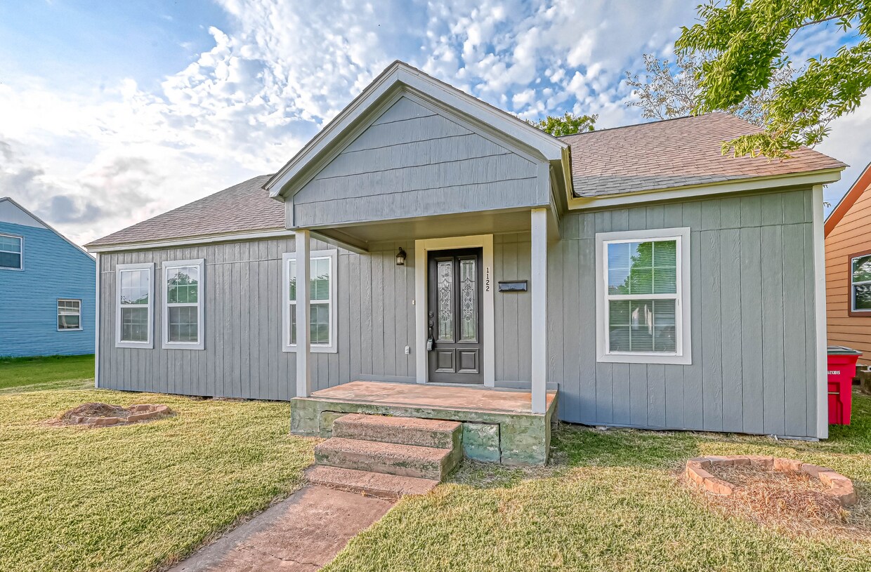 Primary Photo - 1122 W 5th