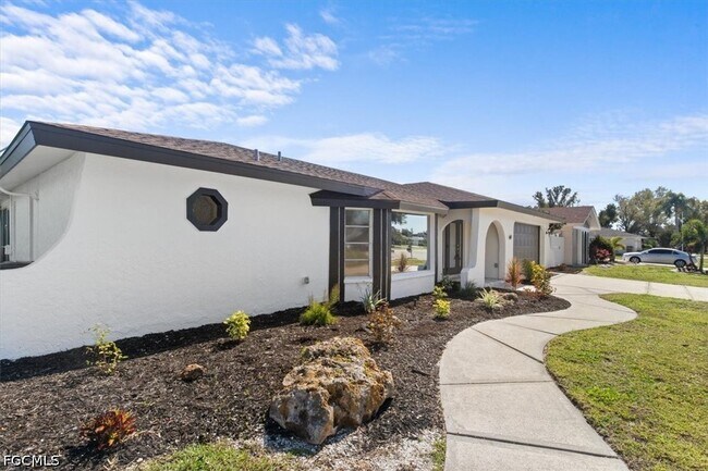 Foto del edificio - 4135 Coronado Pkwy