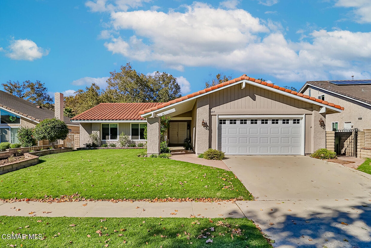 Primary Photo - 207 Parkview Dr