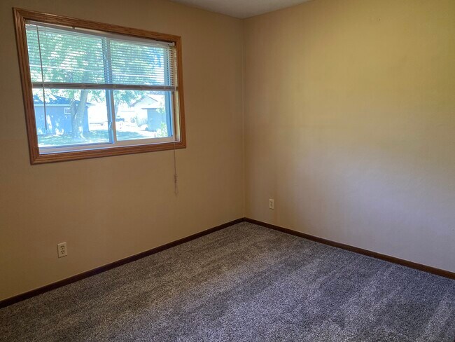 Building Photo - 203 9th Ave