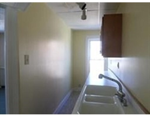 Building Photo - 32 Burncoat St