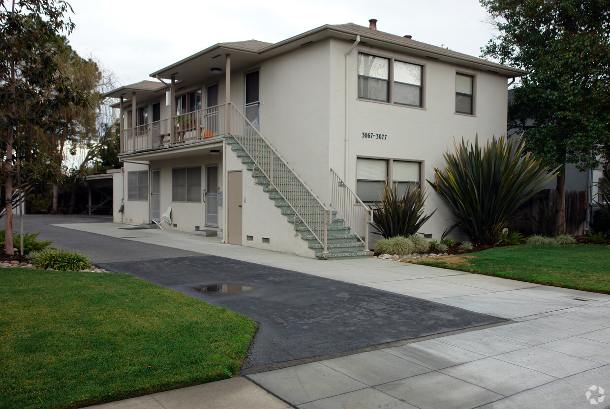 Building Photo - Emerson South Apartments